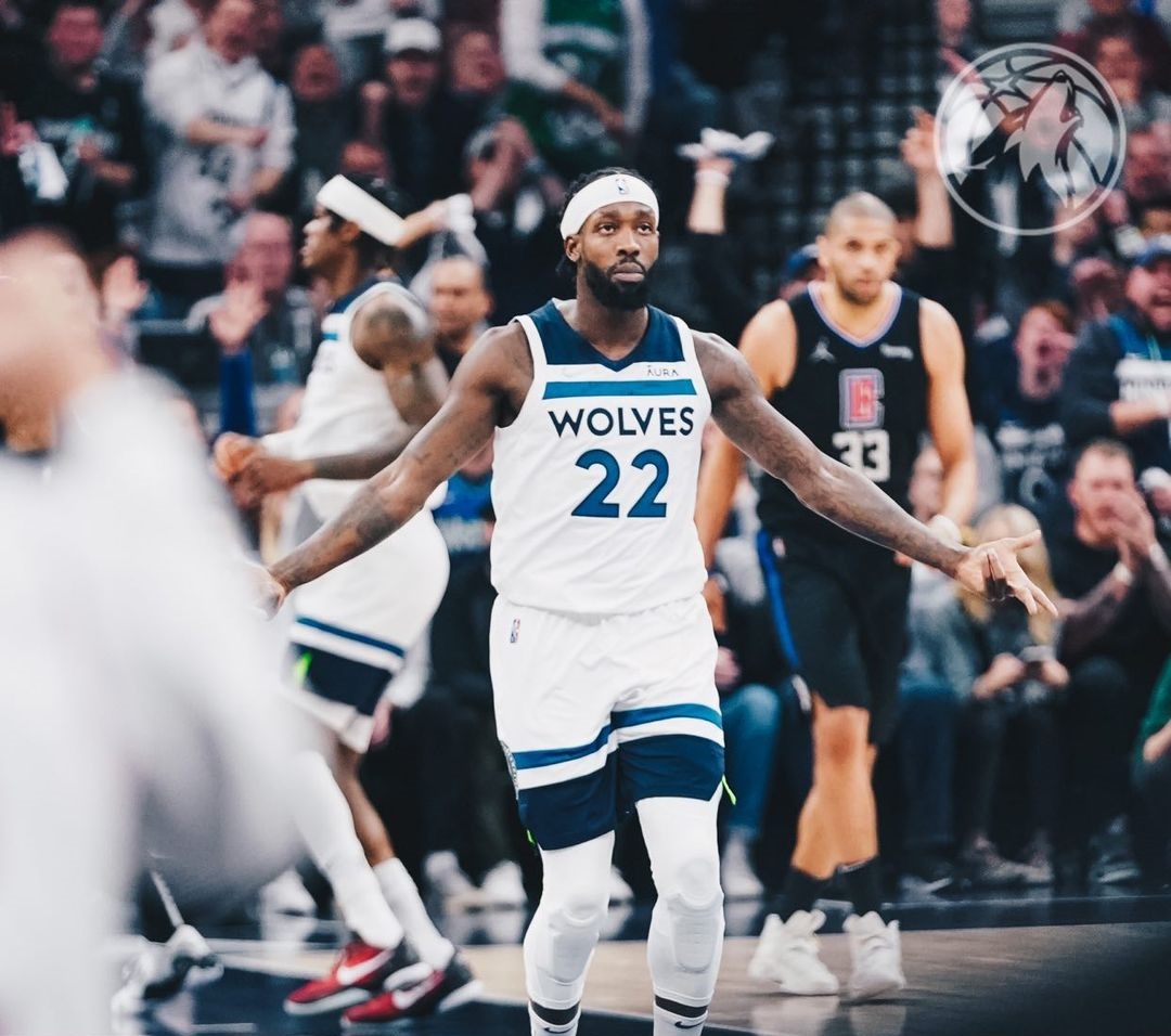 9game-FPX观众热烈欢呼！，杜兰特迎来十赛季出色发挥赛场气氛高涨-9game