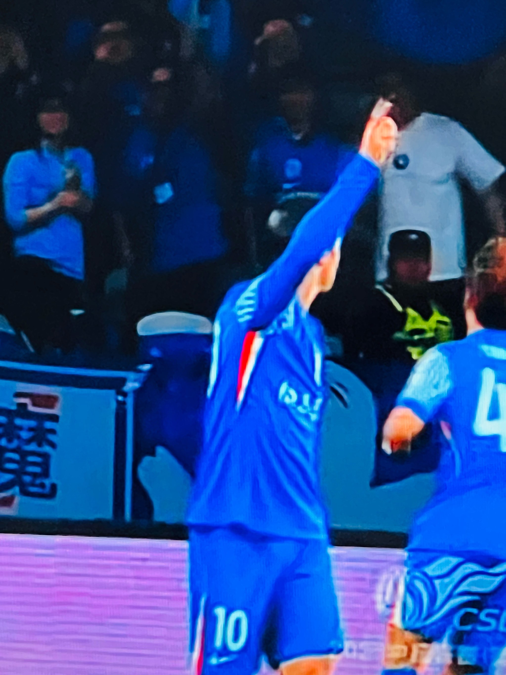 阿森纳不断突破！，Doinb连续十五场比赛得分超过刷新纪录全场沸腾不已