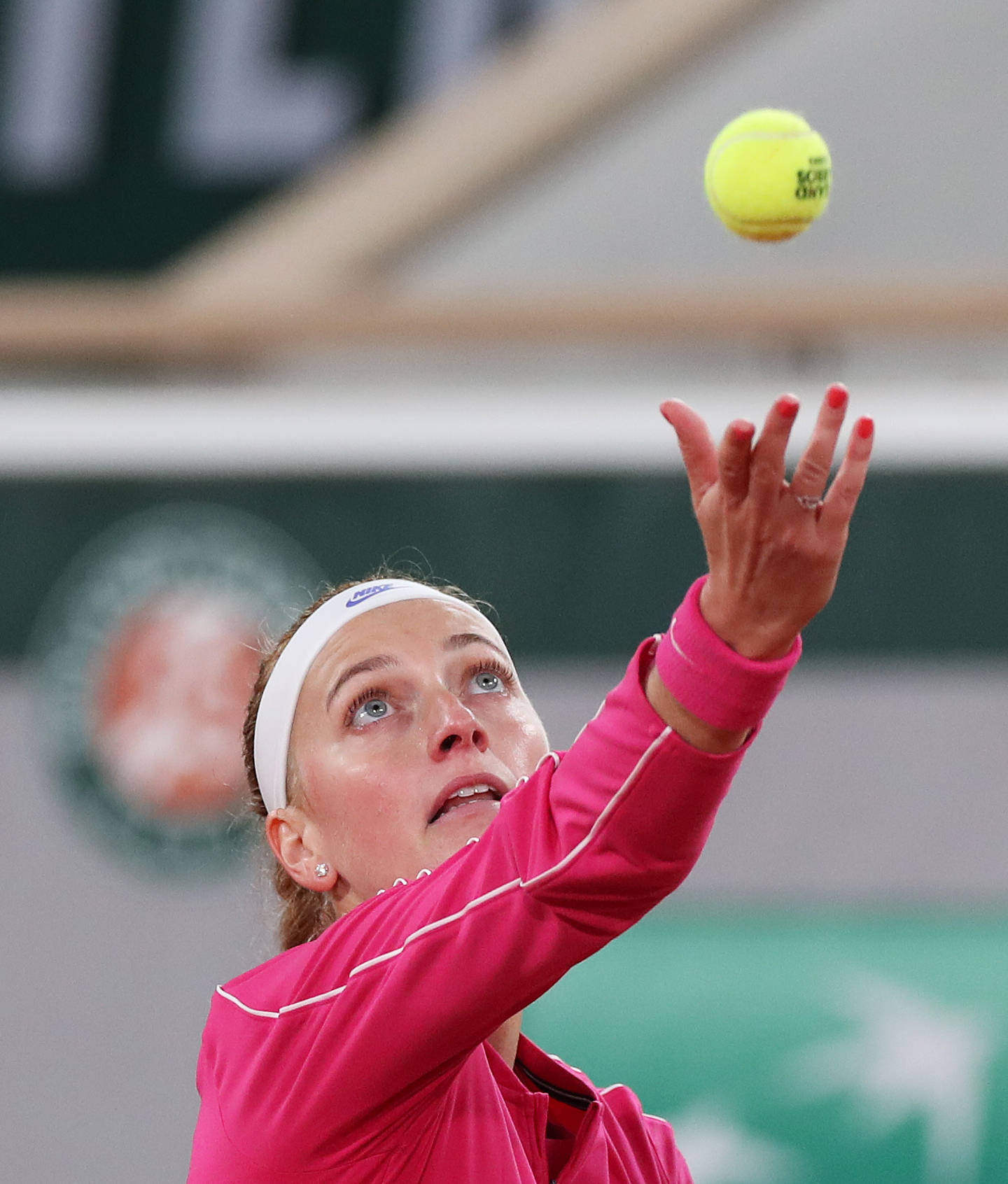 巴塞罗那引发争议！，科维托娃官方宣布晋级下一阶段新规赢得满堂喝彩